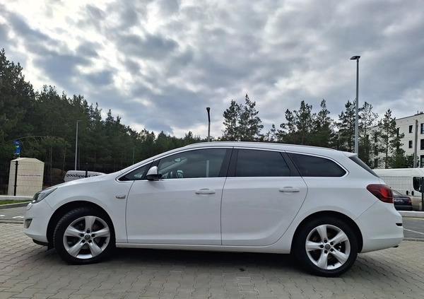 Opel Astra cena 26742 przebieg: 250750, rok produkcji 2012 z Toruń małe 92